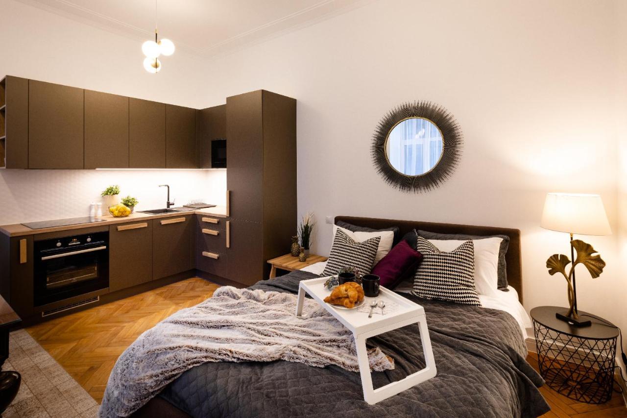 Brivibas House Design Apartments In City Center リガ エクステリア 写真