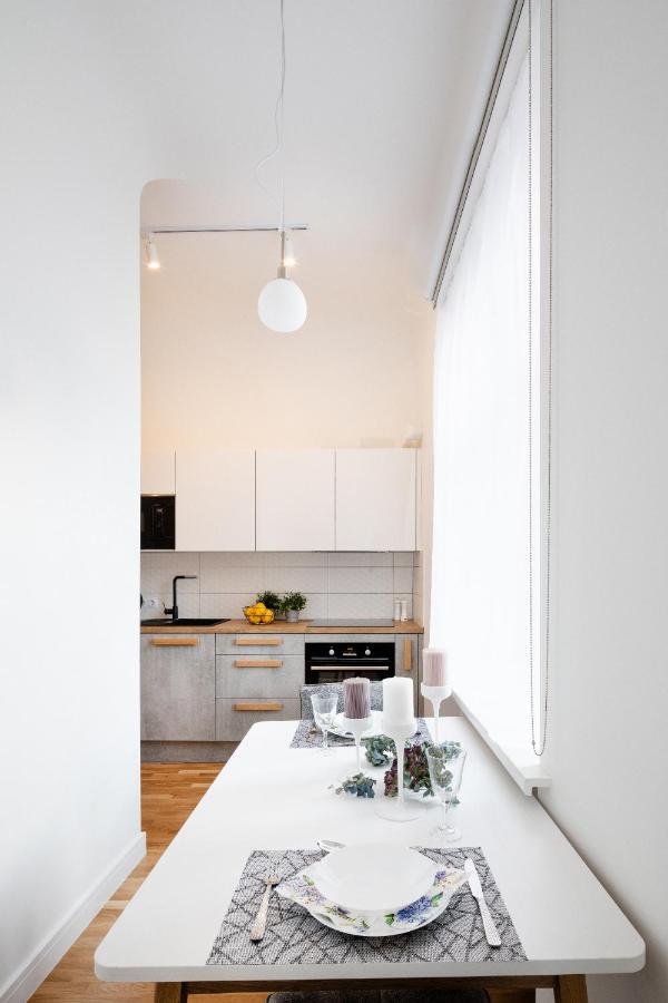 Brivibas House Design Apartments In City Center リガ エクステリア 写真