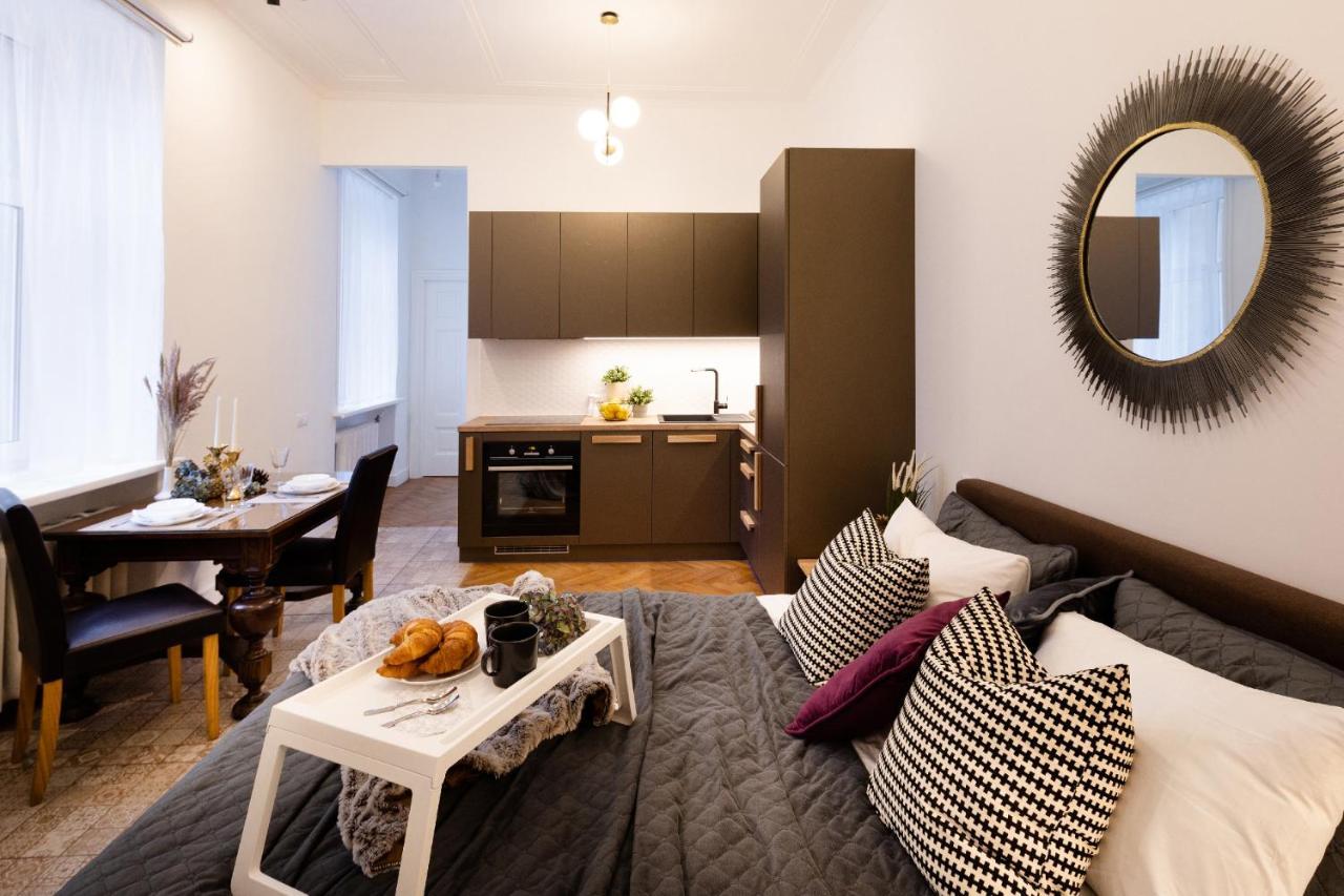 Brivibas House Design Apartments In City Center リガ エクステリア 写真