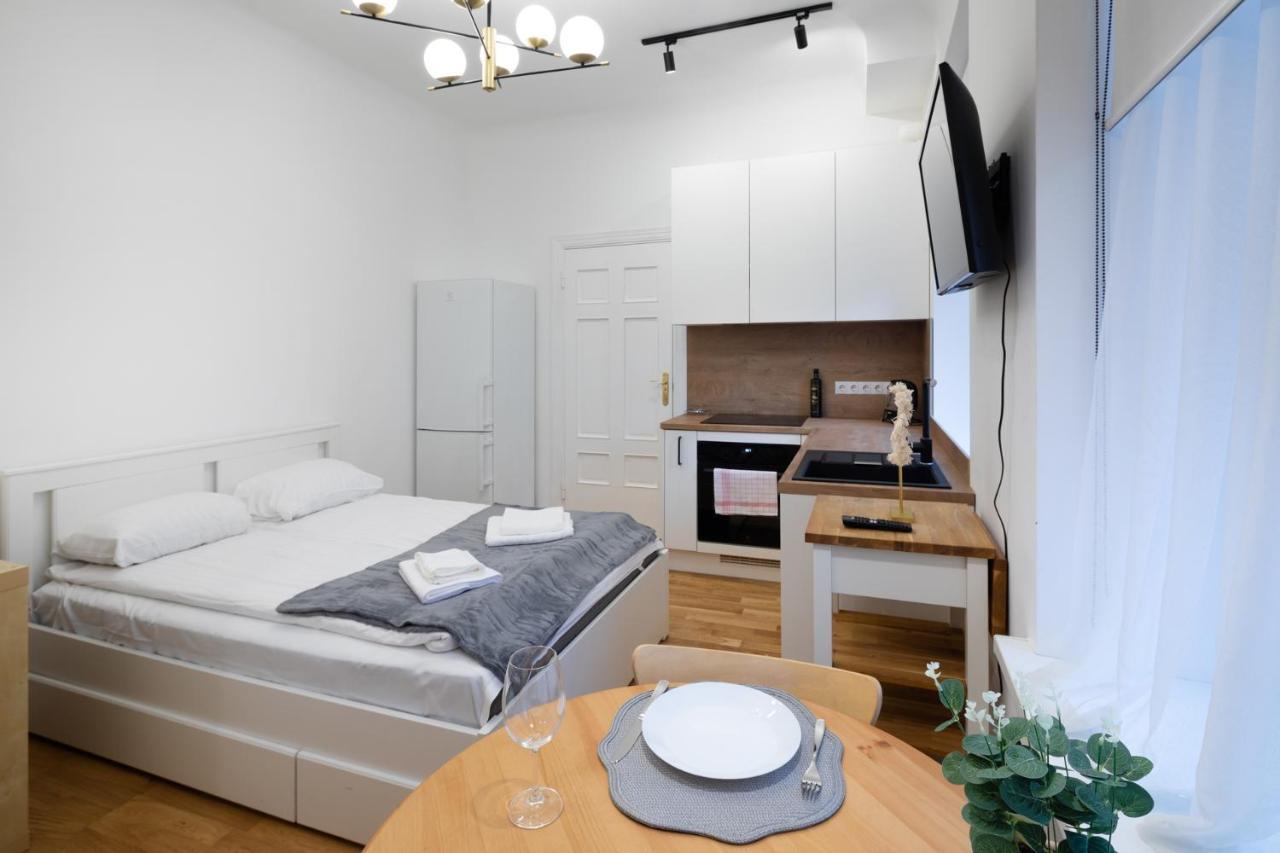 Brivibas House Design Apartments In City Center リガ エクステリア 写真