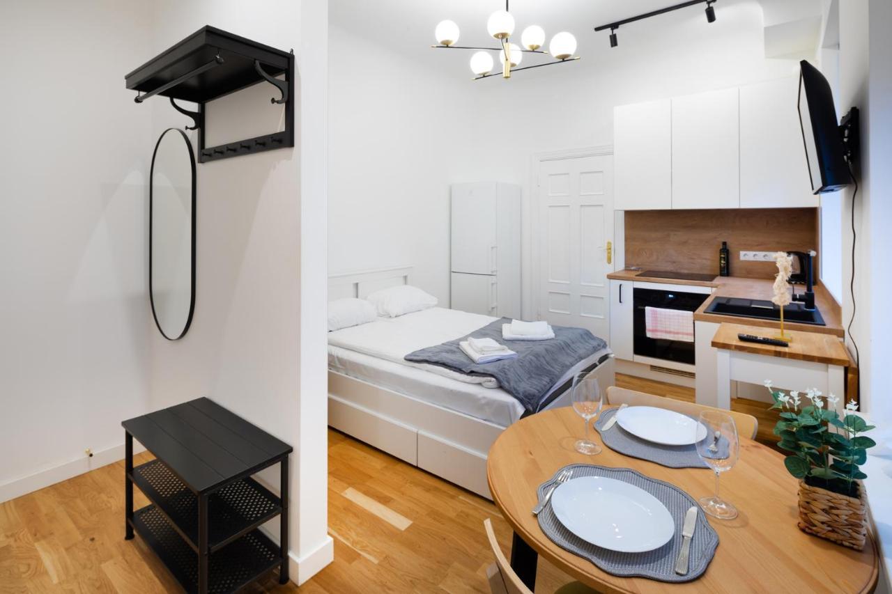 Brivibas House Design Apartments In City Center リガ エクステリア 写真