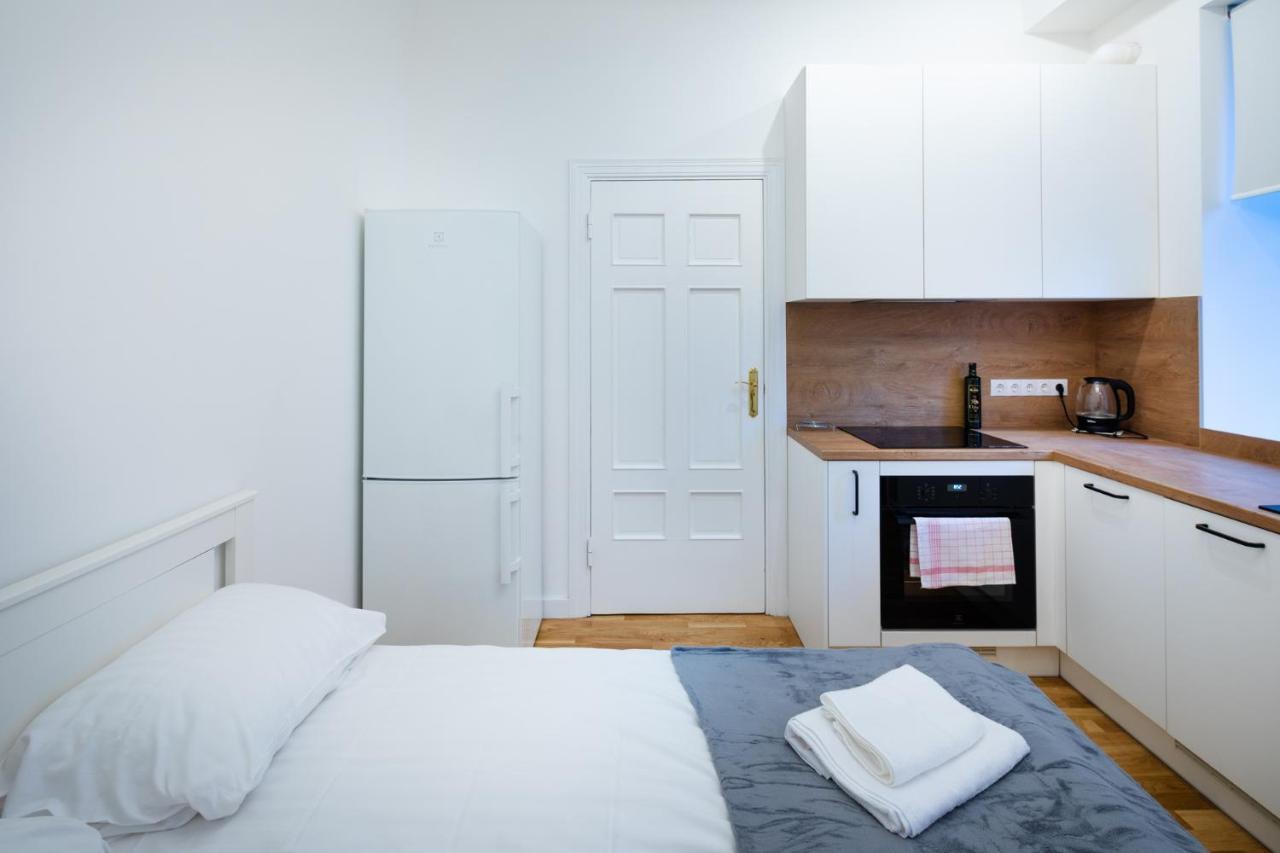 Brivibas House Design Apartments In City Center リガ エクステリア 写真